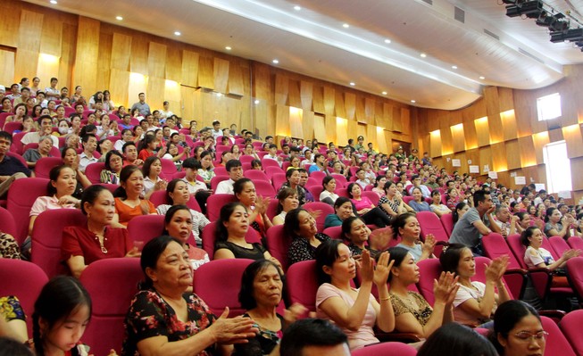 Tạm dừng chuyển trường THPT Tiên Yên sang cơ sở thuê