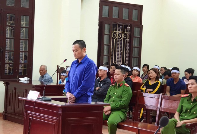 Đâm vợ chồng hàng xóm thương vong vì tranh giành khách