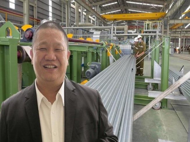 Theo lời Chủ tịch Hoa Sen thì ông đã giao hầu hết công việc cho cấp dưới để lên núi sống tĩnh tâm, mỗi tháng chỉ đến tập đoàn 2 lần