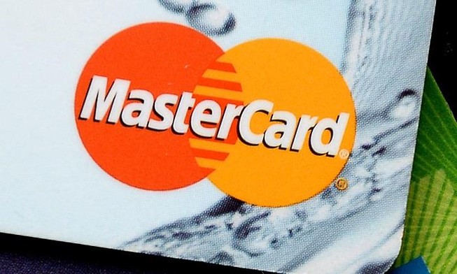 Kiện Mastercard vì... tính phí giao dịch quá cao