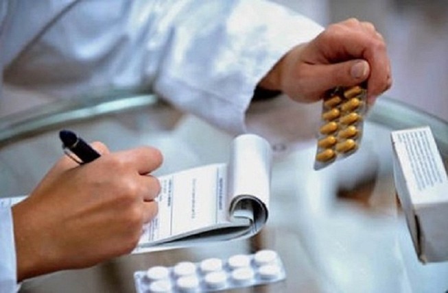 Bộ Y tế nói về quy định xuất CMND mua thuốc ngoại trú