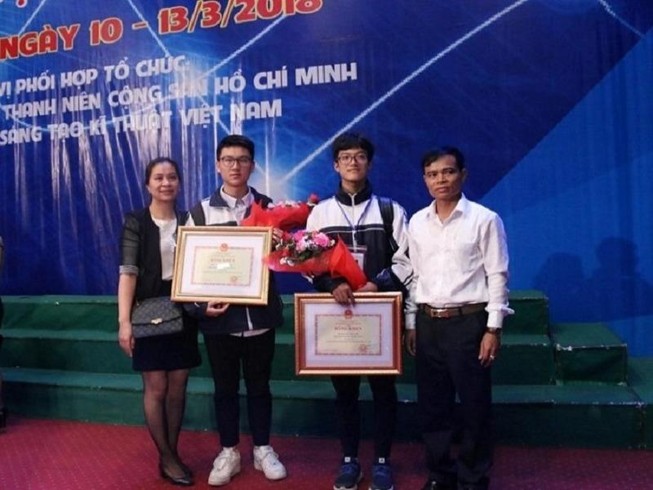 Chưa rõ vì sao thầy trò không được cấp visa sang Mỹ dự thi