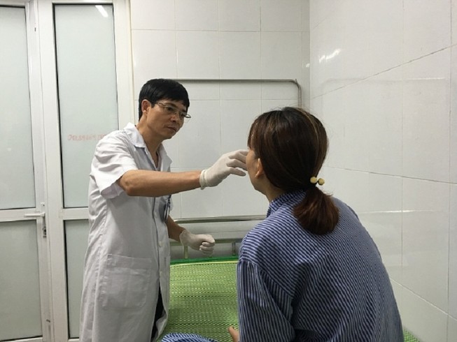 Mũi hoại tử, hình thành nhiều ổ mũ sau 5 ngày đi nâng mũi
