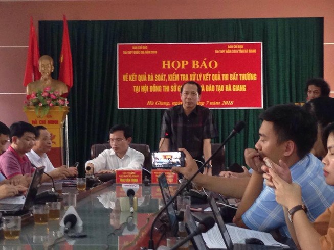 Thanh tra cắm chốt của Bộ GD&ĐT ở đâu khi Hà Giang chấm thi?