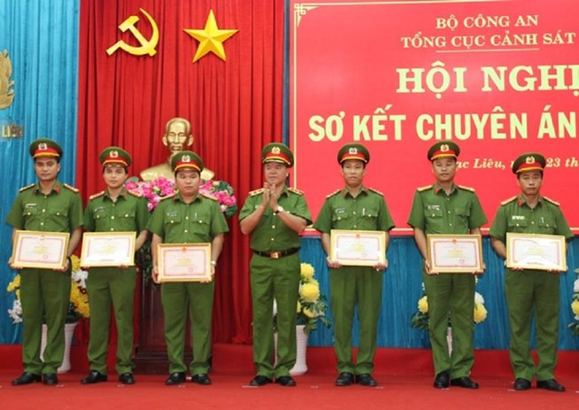 Cảnh sát hình sự 52 tỉnh thành phối hợp phá đường dây lừa đảo
