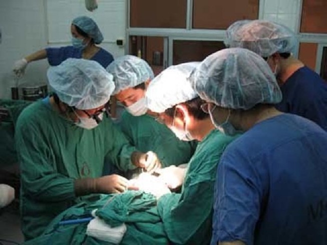 Quý ông 55 tuổi bị bồ nhí cắt phăng 'cậu nhỏ' vì ghen