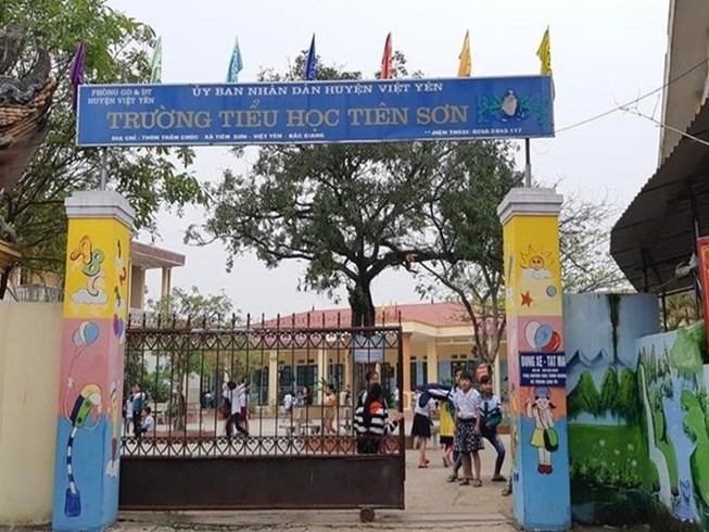 Đình chỉ thầy giáo ở Bắc Giang bị tố dâm ô nhiều nữ sinh
