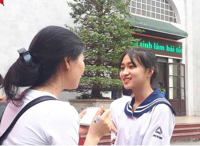 HS than khó với đề Toán chuyên lớp 10 trường Khoa học tự nhiên