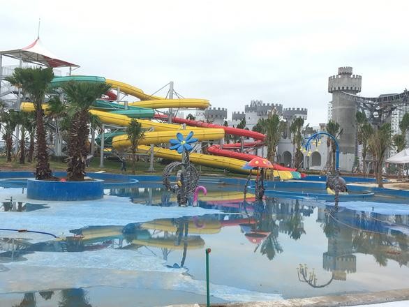 Bé ba tuổi tử vong tại công viên nước vừa khai trương hai ngày