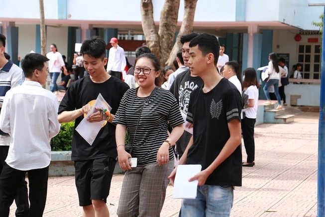 Toàn cảnh ngày thi đầu tiên kỳ thi THPT quốc gia 2019