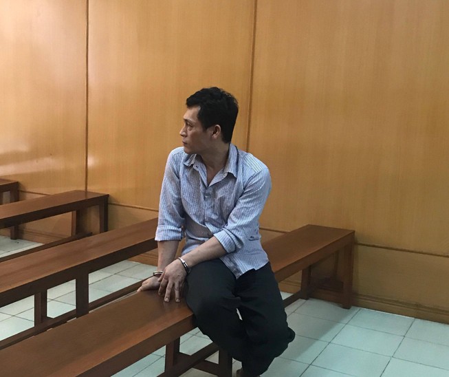 Xuất ngoại thì bị bắt vì chuyện hơn 20 năm trước