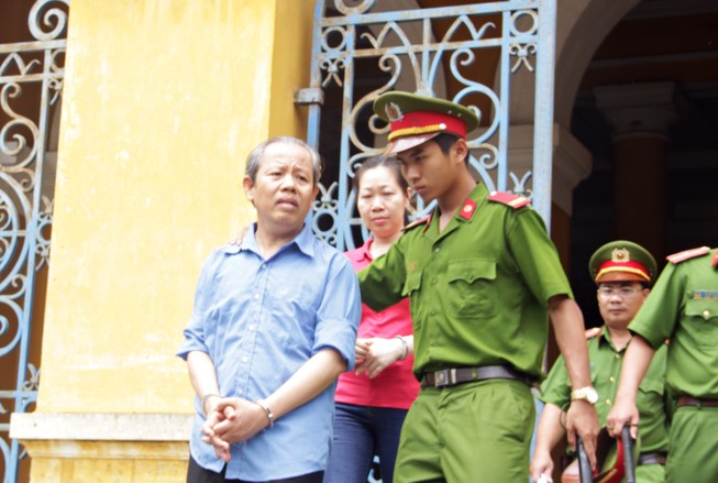 Trưởng Ban Bồi thường giải phóng mặt bằng quận1 ra tòa