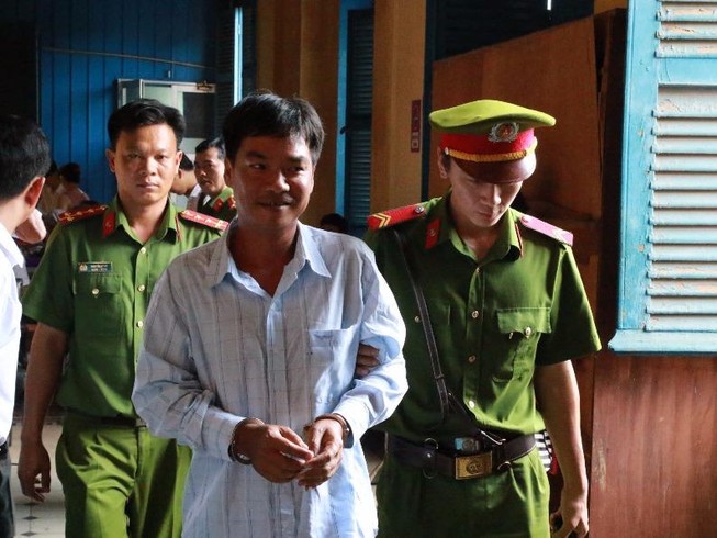 VKS bất ngờ đề nghị hoãn xử chấp hành viên tham ô