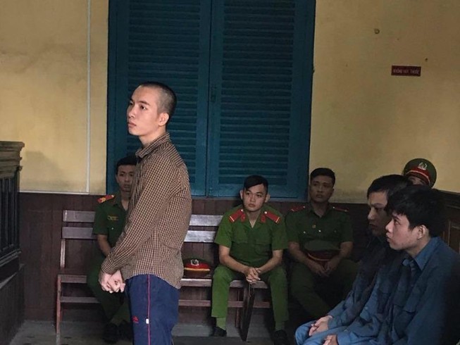 Cha chết trong trại giam, con trai không bị tăng án