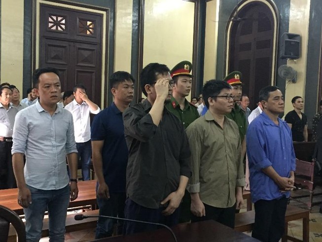 Cựu cán bộ công an khai gì trong vụ buôn lậu siêu xe?