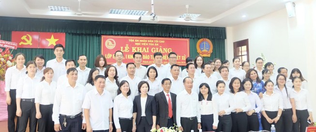 Khai giảng lớp nghiệp vụ xét xử tại TP.HCM