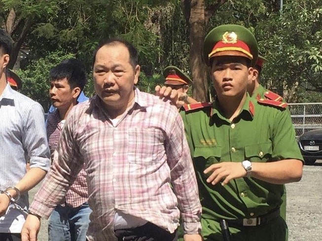 Cựu sếp Tạp chí Kiểm sát lạm quyền mua súng đạn