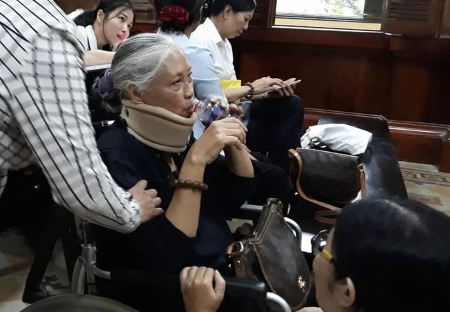 Bộ sậu ngân hàng hầu toà khi kẻ lừa đảo trốn ra nước ngoài