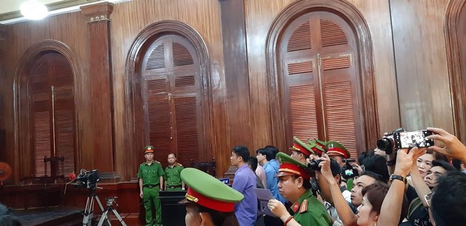 Vợ cũ Chiêm Quốc Thái lãnh án, người thân vỗ tay mừng