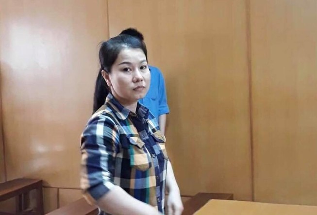 Bị bạn trai ngoại quăng tiền vào mặt, nữ bị cáo ủ mưu ra tay