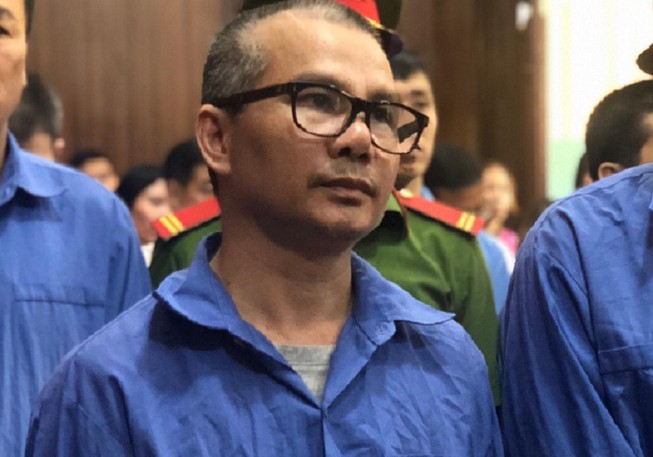 Ông trùm mua bán 379 bánh heroin hầu tòa