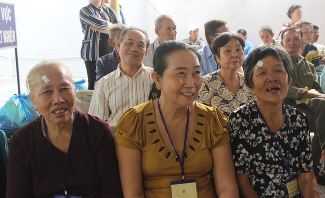 Từ mai mắt sáng, tôi yên tâm đi làm thợ hồ rồi!