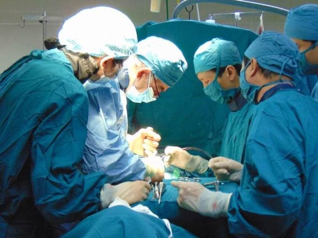 BV Bình Dân ra mắt đường dây nóng tư vấn, cấp cứu niệu đạo