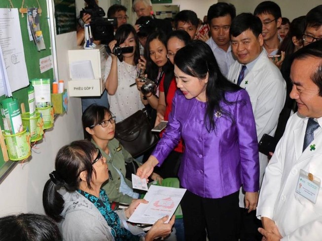Một bệnh viện tư ở TP.HCM trả 152 triệu đồng/tháng cho bác sĩ
