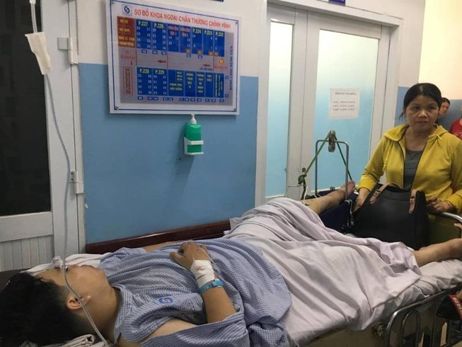 Tai nạn ở Hàng Xanh: 'Tôi đang dừng đèn đỏ thì bị đẩy đi'