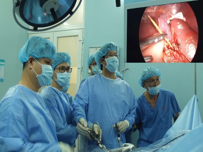 Tăm xuyên thủng lá lách vì…say rượu ngủ quên