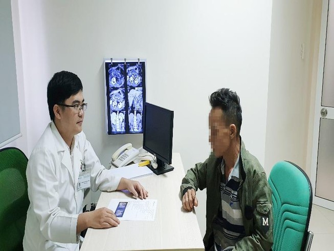 Uống 1 lít rượu mỗi ngày, vôi hóa toàn bộ tuyến tụy