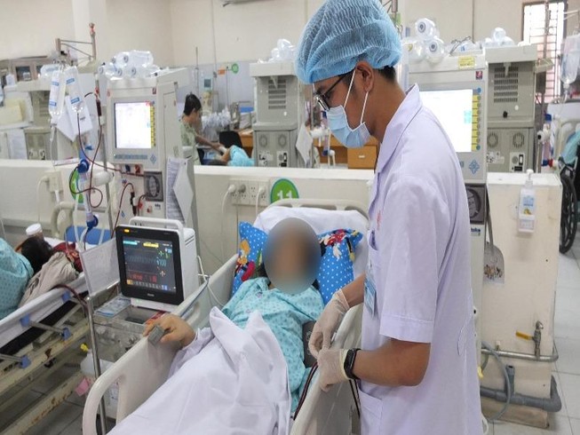 Cô gái bị hư thận vĩnh viễn sau khi dùng viên uống giảm cân