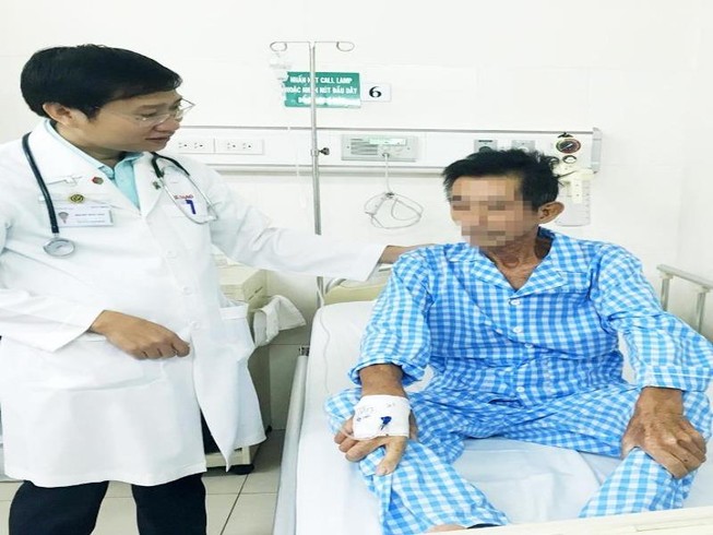 Táo bón 2 năm nhưng không nghĩ do ung thư đại tràng