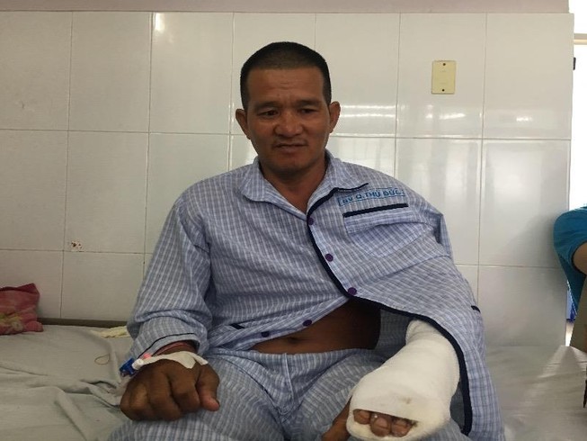 'Hiệp sĩ' trấn áp ngáo đá bị chém đứt gân tay xuất viện