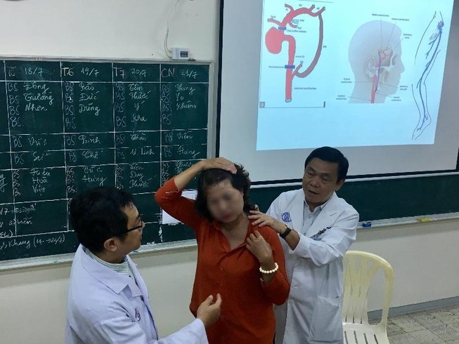 Suýt vỡ túi phình động mạch nhưng tưởng rối loạn tiền đình
