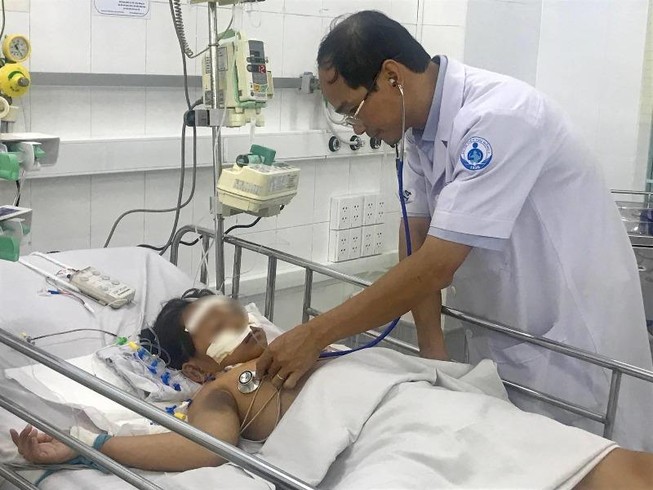 Chỉ sốt nhẹ không ngờ suýt chết do căn bệnh hiếm gặp