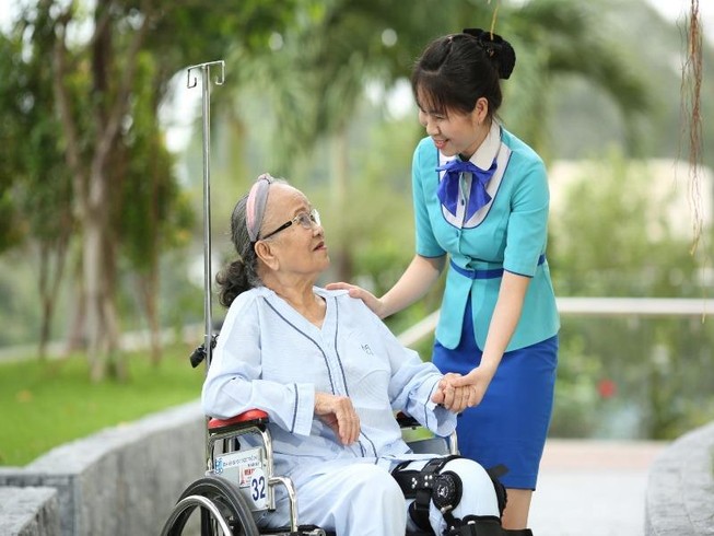Người bệnh còn 'tự bơi' khi về nhà