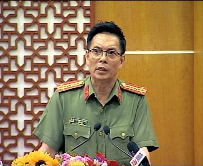 Tây Ninh dẹp tín dụng đen, xử lý cả người đi dán tờ rơi