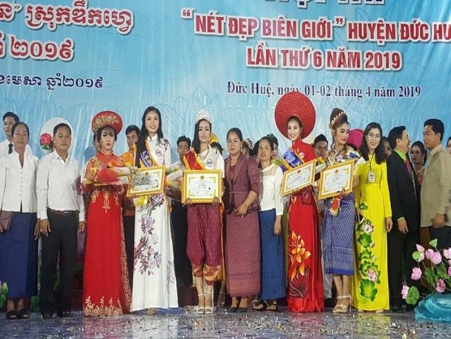 Chung kết hoa hậu biên giới Việt-Campuchia: Đẹp đến khó tin!