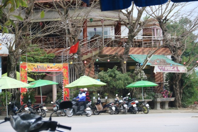 Khởi tố người lột đồ thiếu nữ thêm 1 tội danh