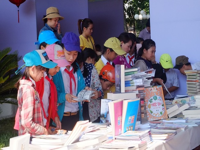 Triển lãm tư liệu 'Hoàng Sa, Trường Sa của Việt Nam'