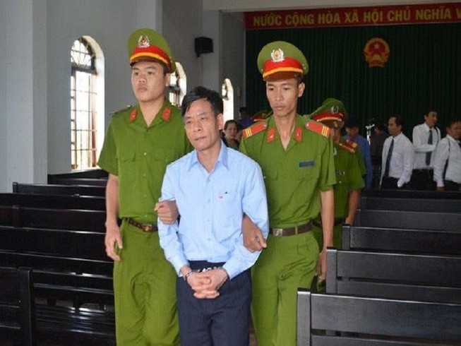 1 tử tù tiếp tục bị truy tố tội mới