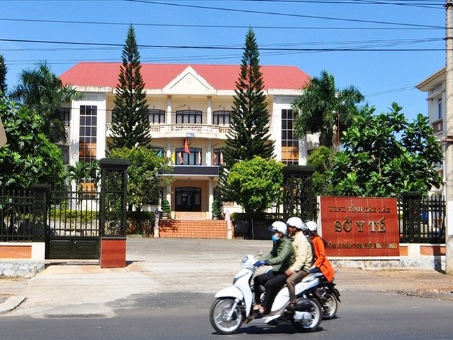 Hàng loạt nhân viên Sở Y tế Đắk Lắk xài bằng không hợp lệ