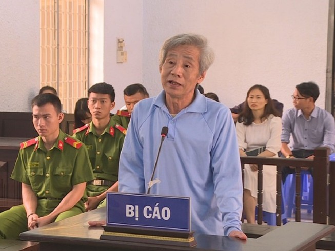 Cựu hiệu trưởng lừa chạy việc lãnh 14 năm tù