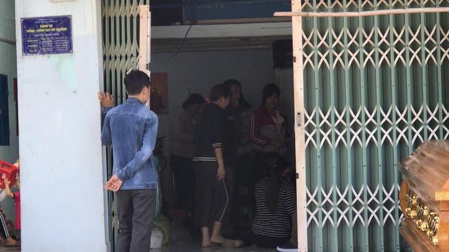 Gọi dậy đi làm, phát hiện chồng đã chết