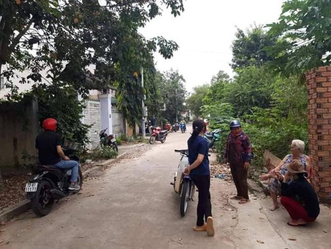 Mẹ hoảng loạn khi thấy con trai chết trong tư thế treo cổ