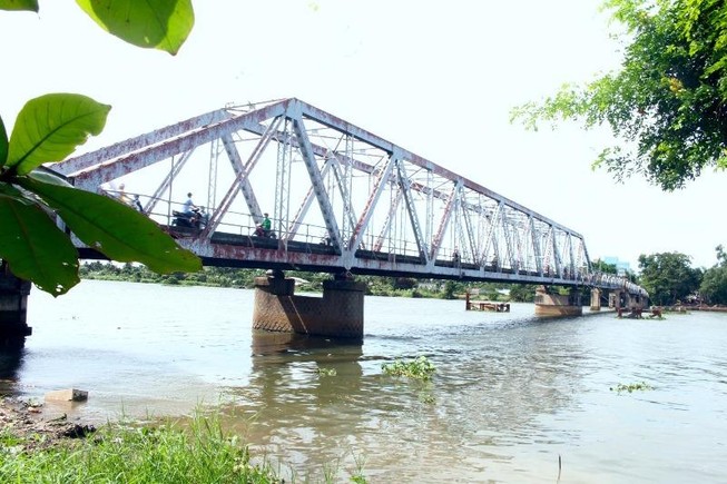 Người dân tiếc nuối khi cây cầu hơn 100 năm tuổi bị tháo dỡ