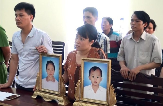 9 năm tù cho tài xế lái xe khách xài bằng giả làm chết 2 trẻ