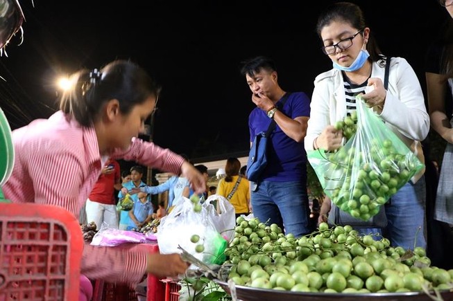 Về Lái Thiêu, Bình Dương ăn trái cây đầu mùa