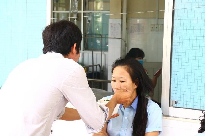 Vụ ngộ độc thuốc diệt mọt: Công nhân vẫn phải đi làm
